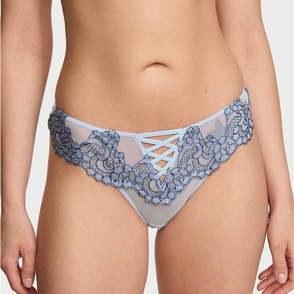 Victoria’s Secret Dream Angels Embroidered Corset and Panty set Medium - Picture 3 of 6